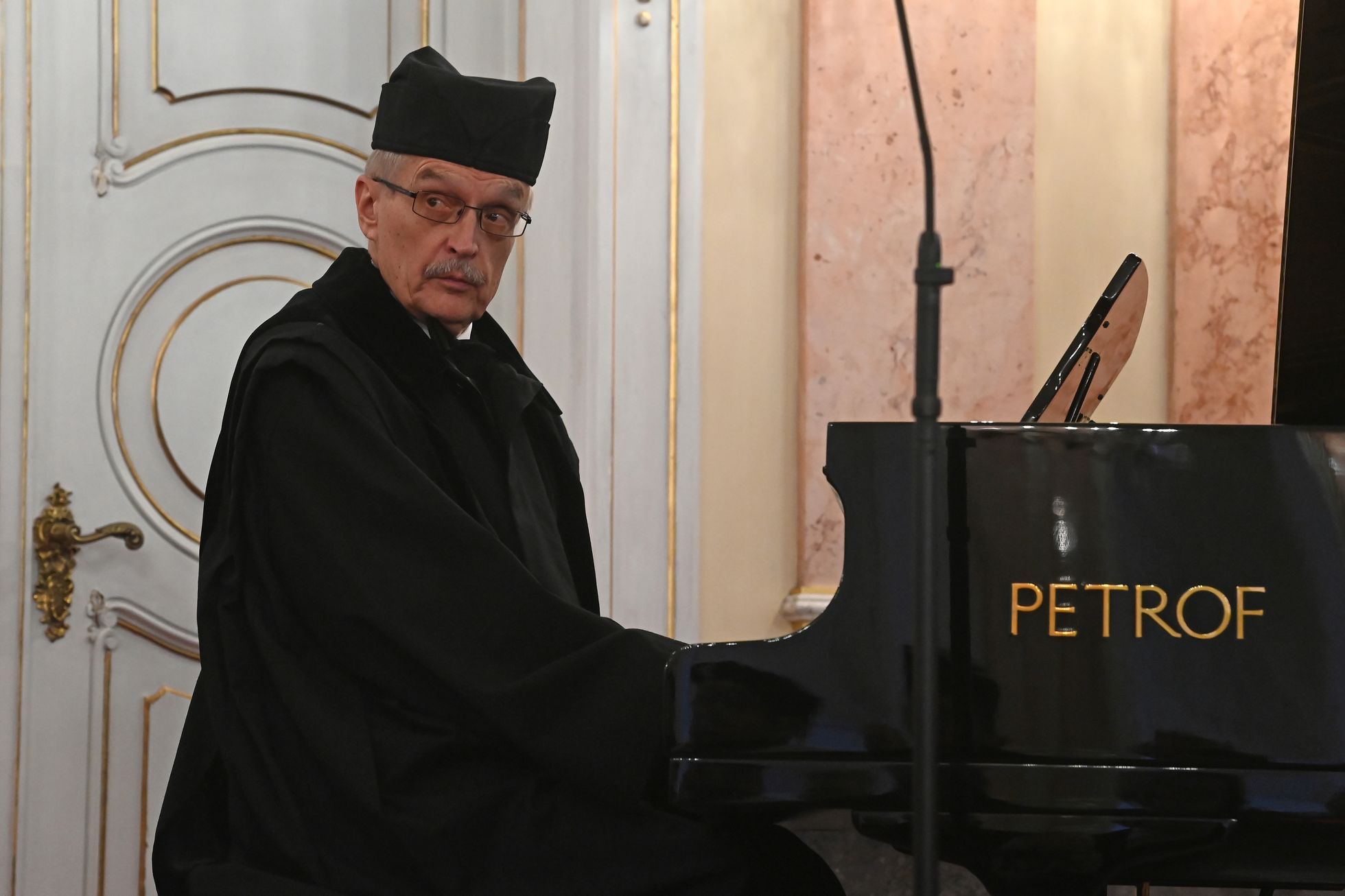 Pianist Viklický celebrated his 75th birthday.  He received an honorary doctorate in Olomouc