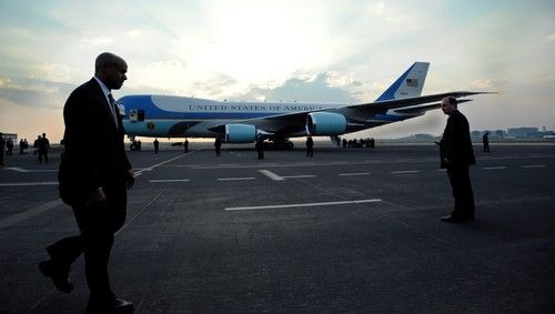 Air Force One na Letišti Václava Havla Praha. | Foto: Profimedia.cz