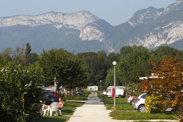 Celkový pohled na kemp ležící poblíž jezera Annecy. | Foto: ČTK