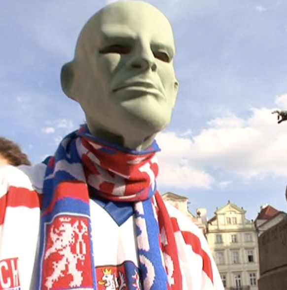 K vysněné obhajobě zlata ani velká podpora fanoušků u velkoplošných obrazovek po celé republice, stejně jako na slovenských stadionech. | Foto: Petr Protivánek