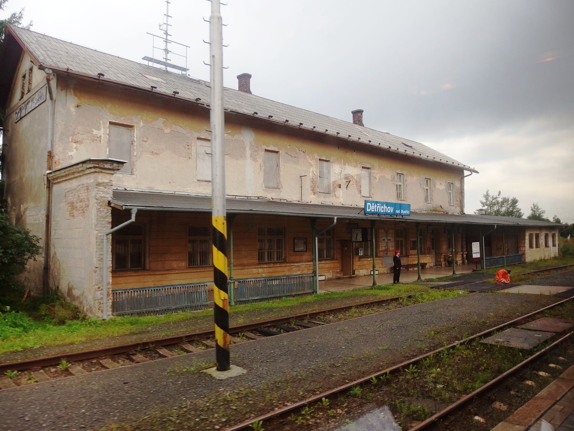 If you ask late, we’d better demolish the station.  The railway administration does not want to transfer the building to activists