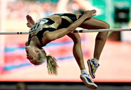 Švédská skokanka do výšky Kajsa Bergqvistová na mítinku v Záhřebu. | Foto: Reuters