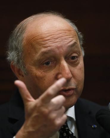 Francouzský ministr zahraničí Laurent Fabius označil ruskou invazi za nepřijatelnou. "Rusko uvažuje tak, že země, které někdy byly součástí jeho impéria, spadají do sféry jeho vlivu. V případě Krymu, kdy bylo porušeno mezinárodní právo, je ale něco takového nepřijatelné," řekl Fabius. | Foto: Aktuálně.cz