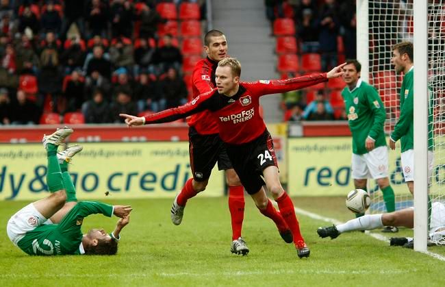 Michal Kadlec slaví gól | Foto: Reuters