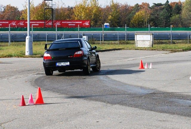 Nebo si vyzkoušet školu smyku | Foto: Radek Pecák