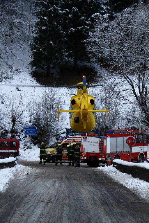 Nejvážnější je stav strojvůdce, který má středně těžké poranění nohy. | Foto: HZS Libereckého kraje