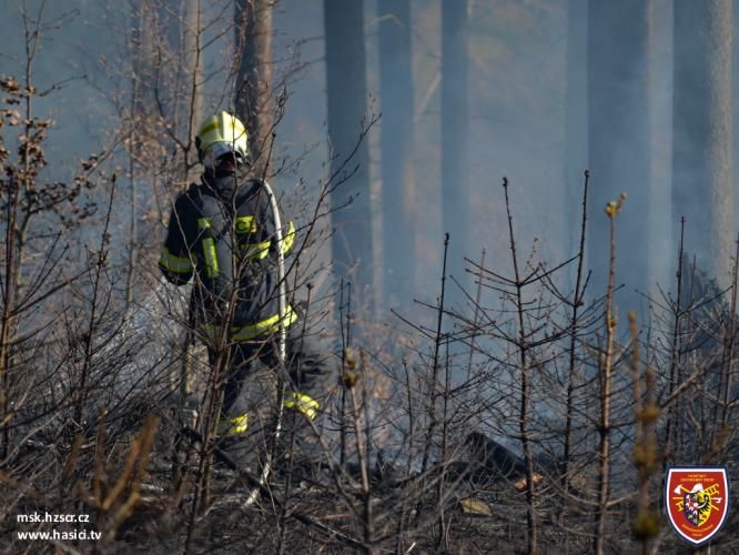 S ohněm bojovalo několik hasičských jednotek. | Foto: HZS Moravskoslezského kraje