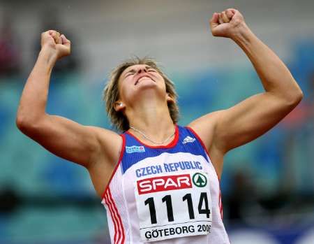 Oštěpařka Barbora Špotáková se raduje ve finále ME v Göteborgu. | Foto: Reuters