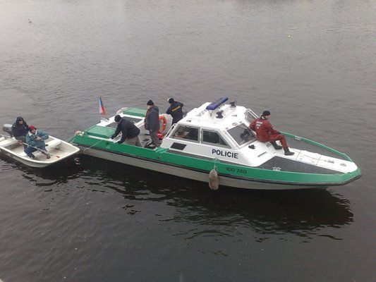 Památkáři využívají potápěče pražských policistů už od loňského roku. | Foto: Hana Pecinová