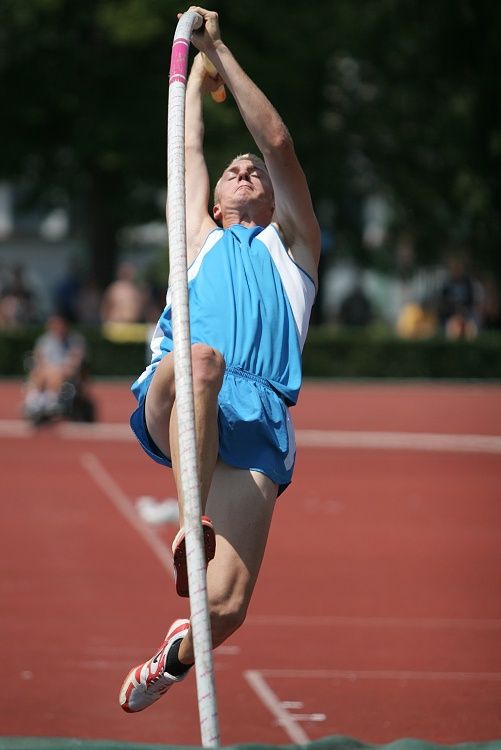 Ladný výskok francouzského atleta Guilaume Barrase. | Foto: Tomáš Adamec, Aktuálně.cz