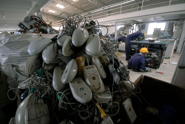 Past na myši, Mankhal, červenec 2009. | Foto: Reuters