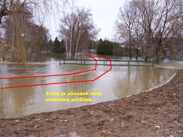 Bechyňský potok ve Veselí. | Foto: Martin Šeda