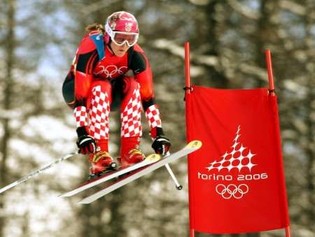 Janica Kosteličová z Chorvatska na trati sjezdové části olympijské kombinace. | Foto: Reuters