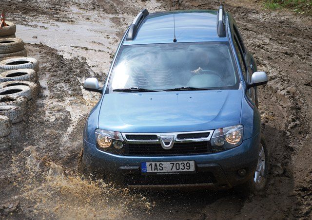 Stejná příčka, tedy čtvrtá, patří ve Francii Dacii | Foto: Radek Pecák