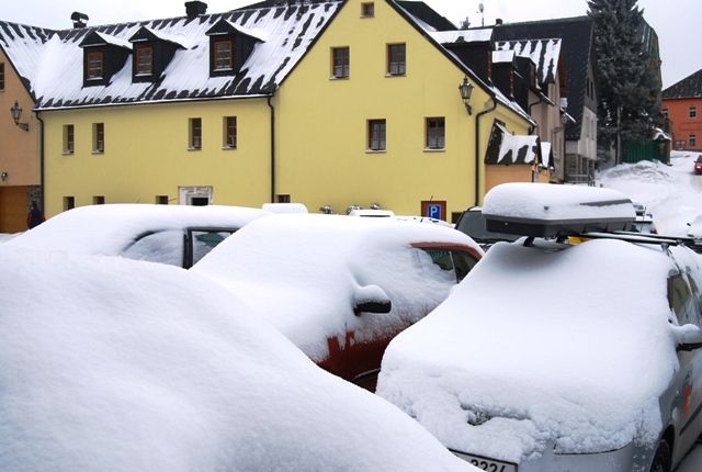 Řidiči si budou muset před jízdou pořádně očistit skla. | Foto: Radek Pecák