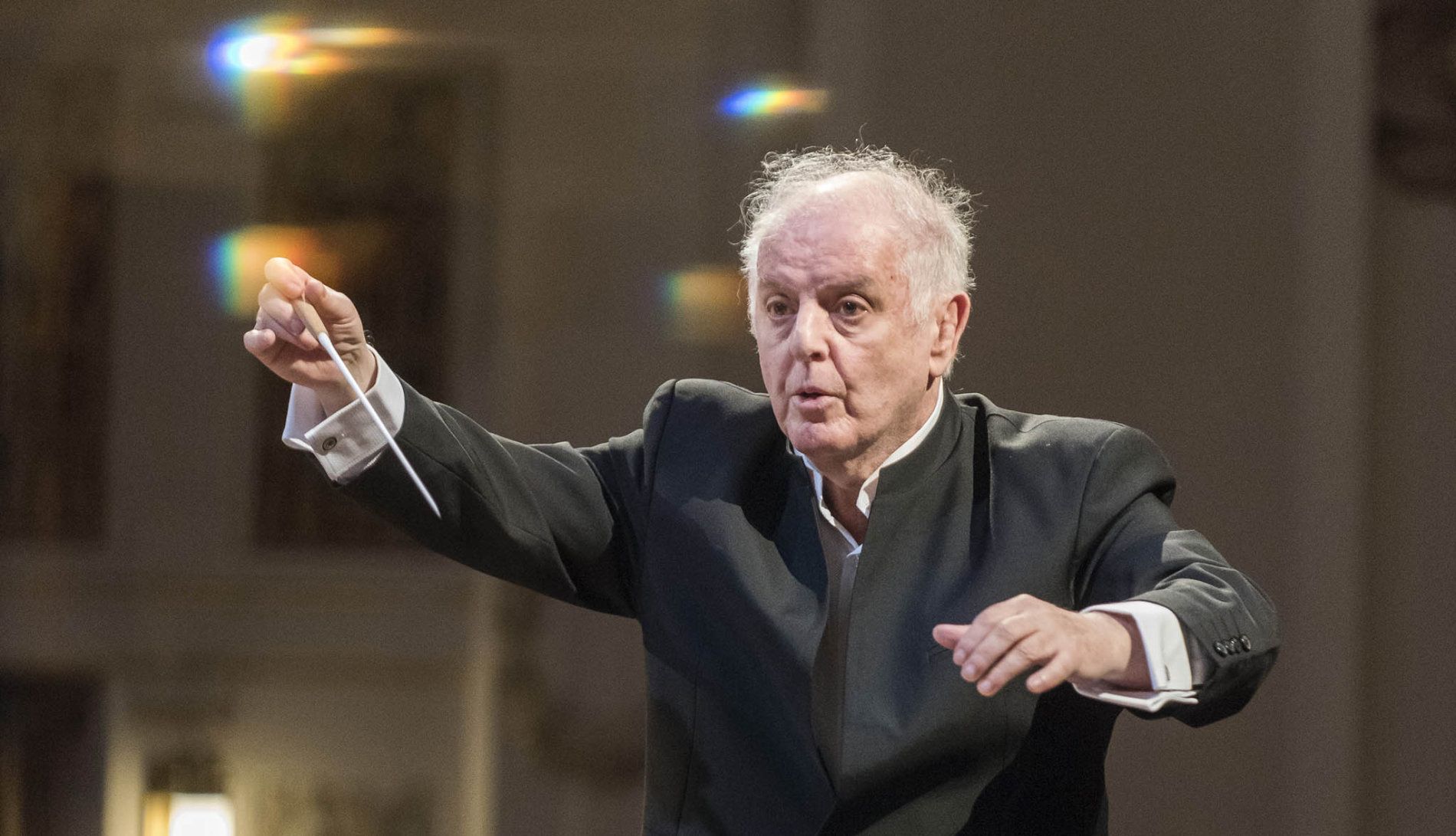 Conductor Barenboim canceled the tour due to health reasons, Prague Spring will not start