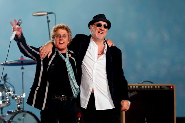 O přestávce zahráli divákům na stadioně i legendární The Who. | Foto: Reuters