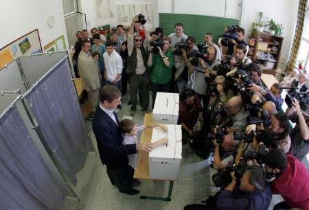 Levicově -liberální koalice premiéra Ference Gyurcsánye uspěla pouze v Budapešti. | Foto: Reuters