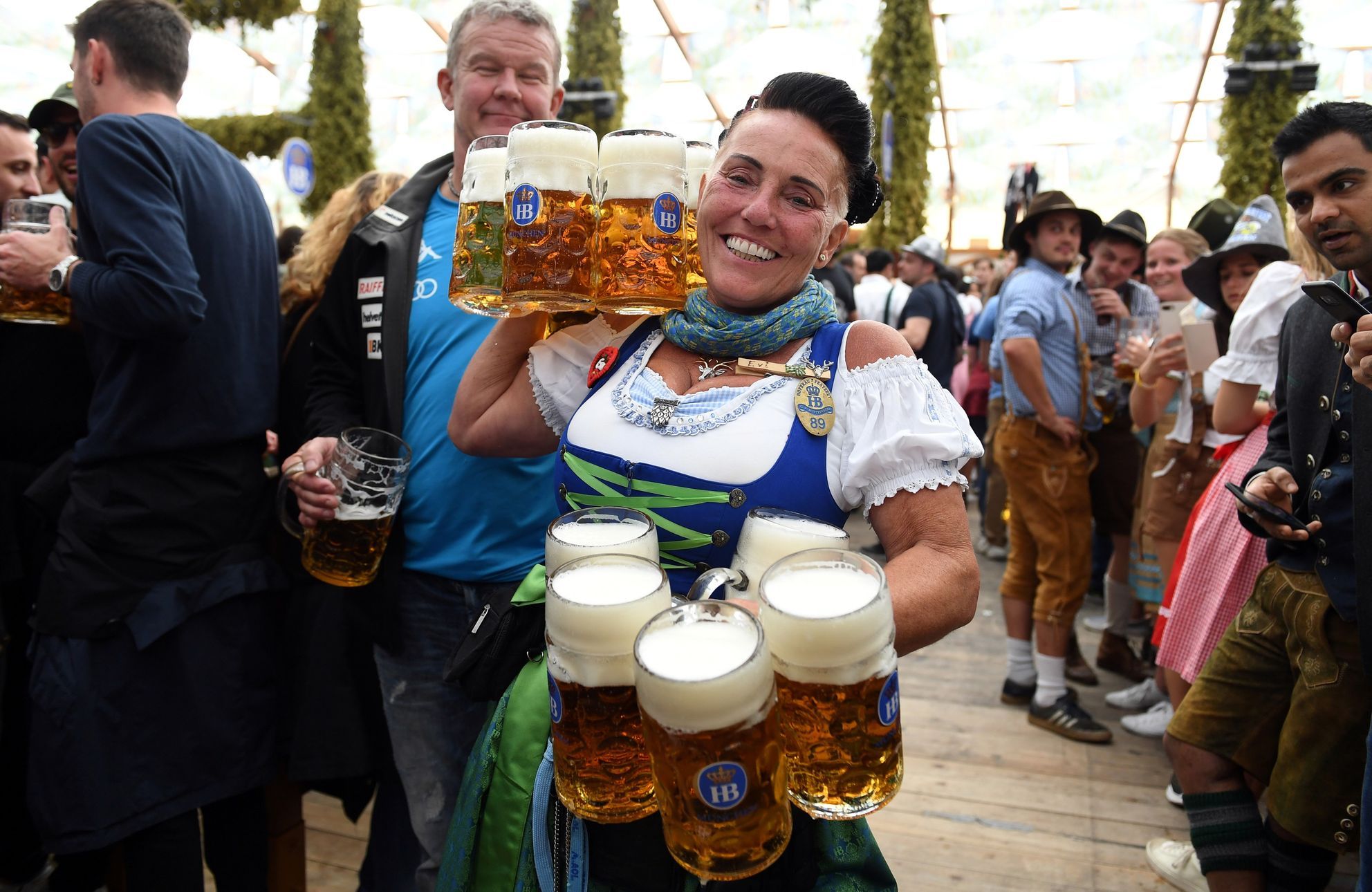 Октоберфест сколько пивоварен участвует в празднике. Мюнхен фестиваль Октоберфест 2021.