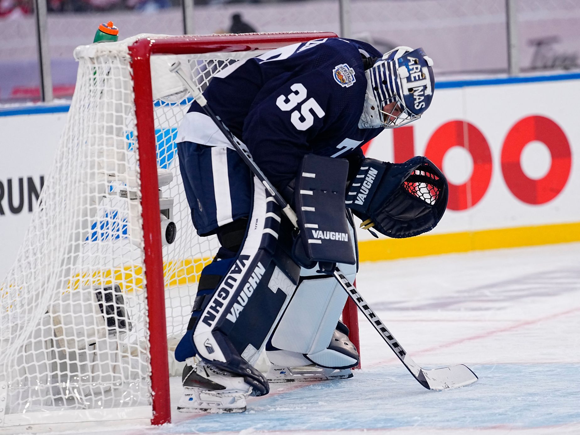 The Leafs wanted to get rid of Frost, in the end they had left.  The Czech goalkeeper’s media is swaying