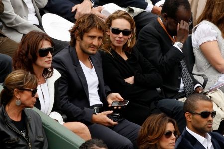 Na finále French Open se přišel podívat i fotbalista Bixente Lizarazu, herečka Claire Keimová i kolegyně Eva Longoria a také basketbalista NBA Tony Parker of France. | Foto: Václav Rojík