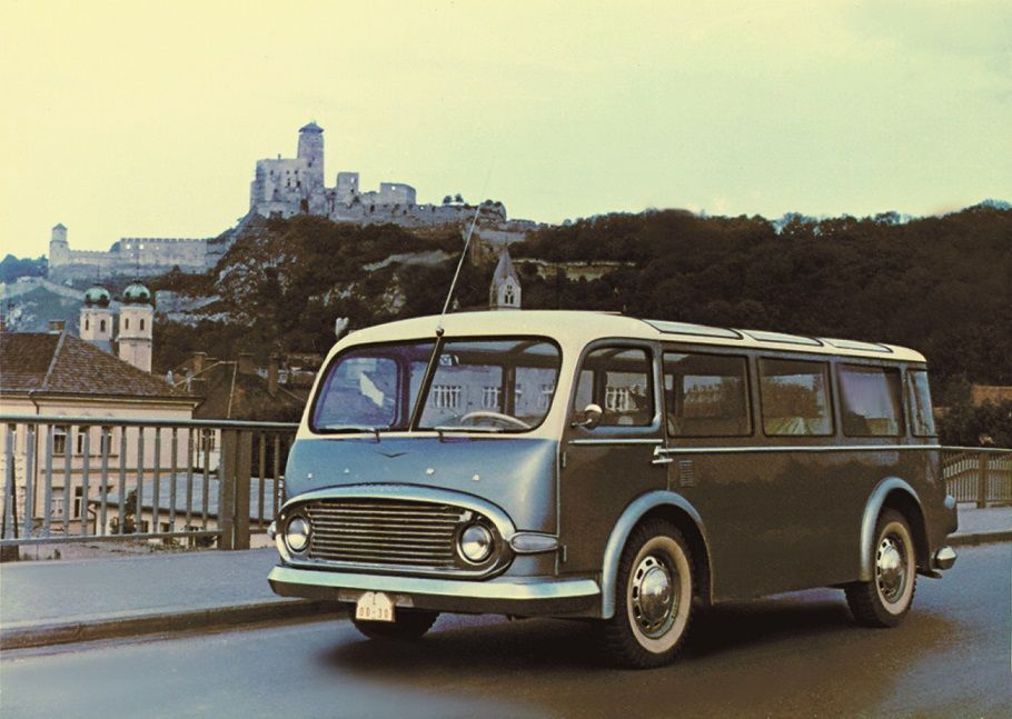 Esteso centoventi e Tatra 603 come minibus.  Il prototipo dimenticato di Bratislava