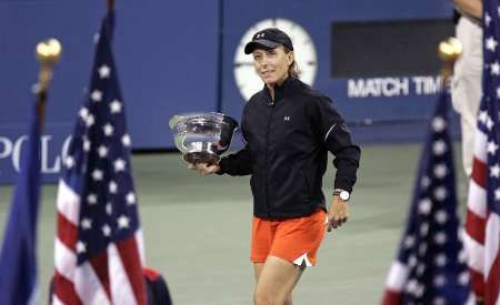 Legendární tenistka Martina Navrátilová po slavnostním ceremoniálu po její výhře ve smíšené čtyřhře na US Open. | Foto: Reuters