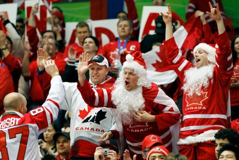 Santa Clausové nakonec nebyli zapotřebí, kopu gólů nadělili Rusům sami kanadští hokejisté | Foto: Reuters