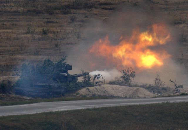 Mezi zbraněmi, tajně dodávanými do Angoly byly i tanky. | Foto: Martin Novák, Reuters