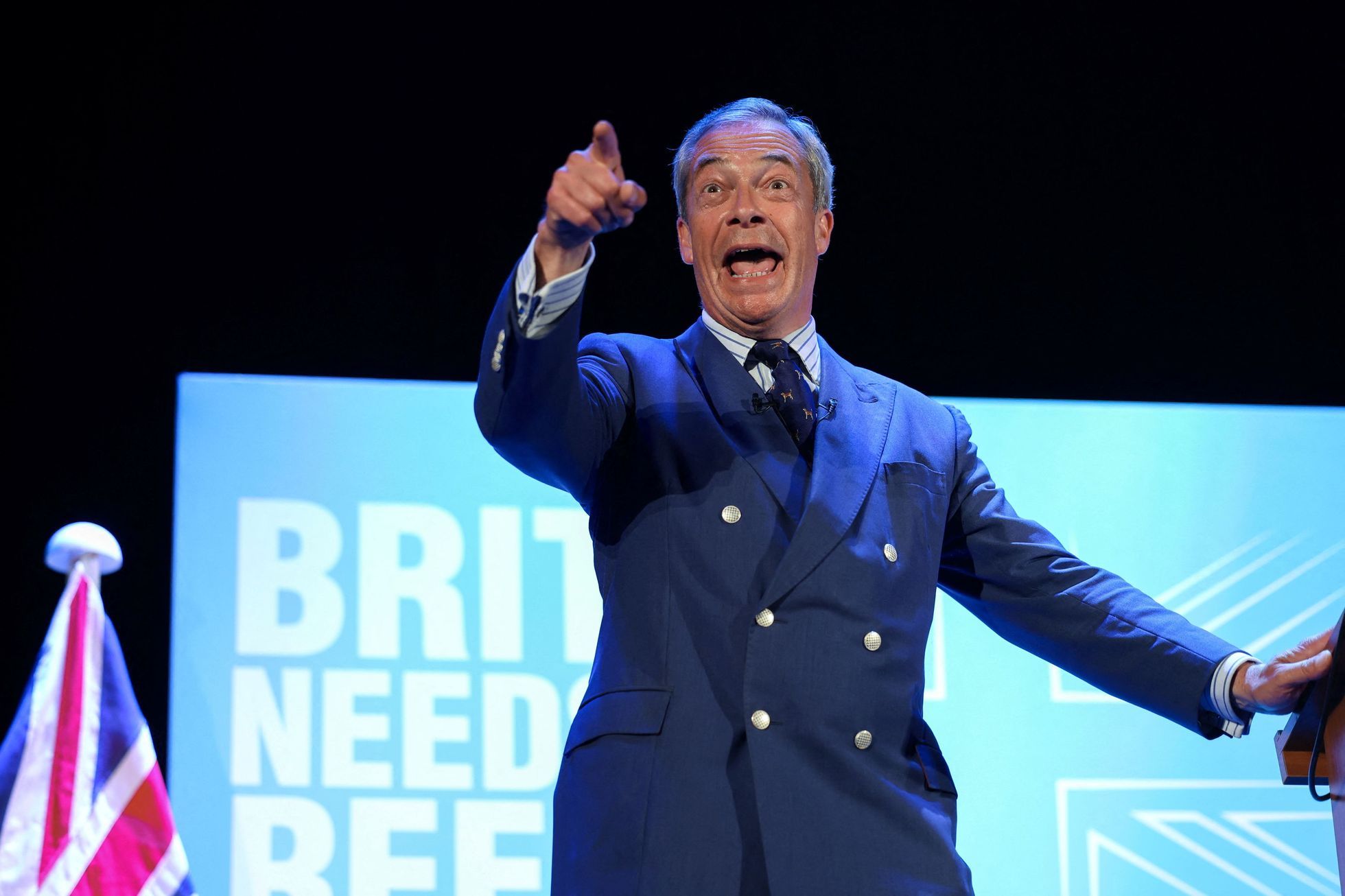 Hajlování a křik "zplynujte negry". Vlivný britský politik kopíruje "kauzu Turek"