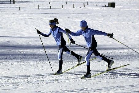 Na běžkách můžete jak potrápit tělo, tak si odpočinout při nenáročném výletu. | Foto: Aktuálně.cz