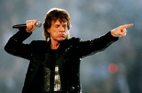 Mike Jagger při vystoupení skupiny Rolling Stones během přestávky finále Super Bowlu. | Foto: Reuters