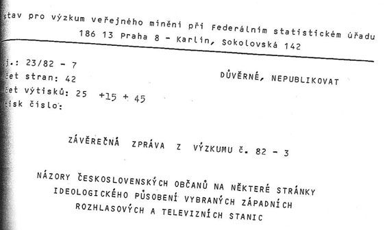 Zpráva o poslouchání západních rozhlasových stanic z roku 1982 byla tajná a nesměla se zveřejnit. | Foto: Aktuálně.cz