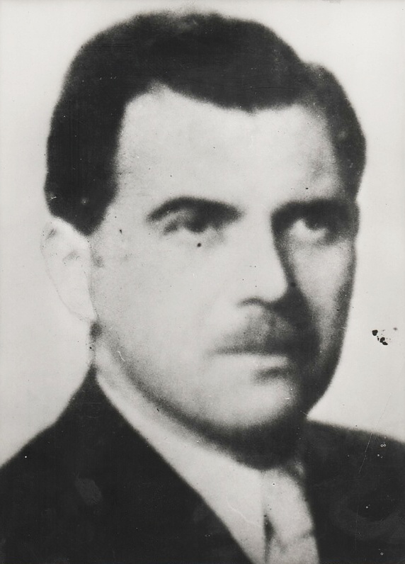 V prostorách romského tábora si zřídil detašované pracoviště nechvalně proslulý "doktor smrti" Josef Mengele. Experimentoval i na romských dětech, s oblibou zejména na dvojčatech. | Foto: The Robert Dawson Romany Collection