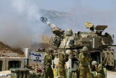 Izraelská střelba na libanonské pozice. | Foto: Reuters