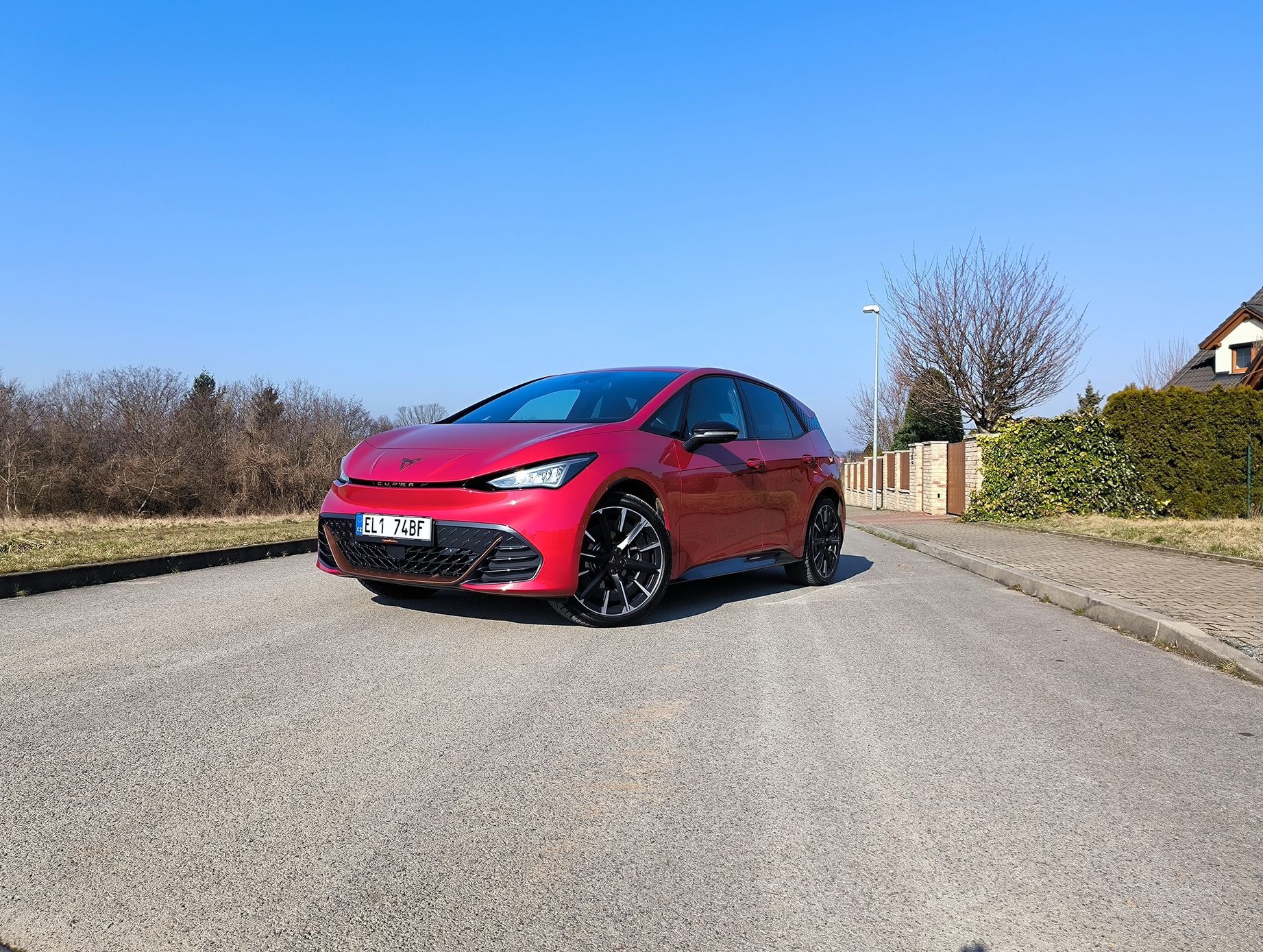 Cupra, guys, good Tag!  Born with a large battery will go further, but will carry less |  Currently.cz