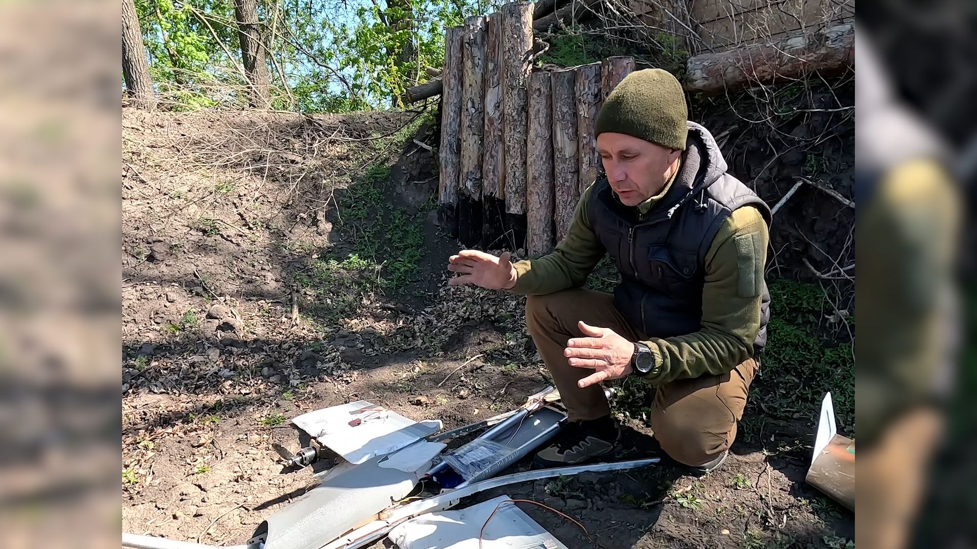 Na Ukrajině rozsévá smrt dron z polysterenu. Unese 10 kilo výbušniny, říká voják Ivan