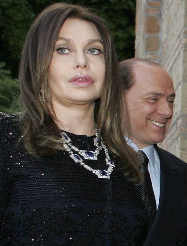 Veronica Lariová a Silvio Berlusconi. | Foto: Reuters