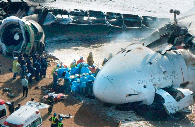 Havárie nákladního letadla na letišti Narita | Foto: Report