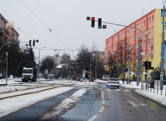 V Plzni ležel sníh už jen u krajů | Foto: Radek Pecák