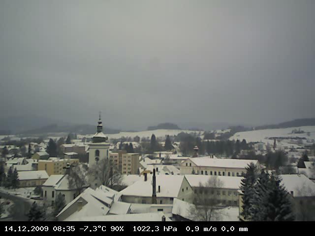 Pondělní ráno ve Volarech na Prachaticku. Podle informací Iva Rolčíka je zde 9cm sněhu a teplota -7,6°C | Foto: Ivo Rolčík, www.pocasi-volary.cz