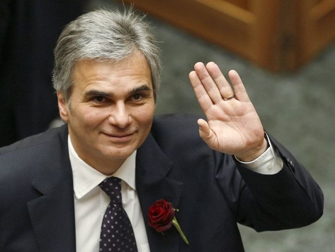 Nový rakouský kancléř Werner Faymann, který je rovněž předsedou sociální demokracie (SPÖ), je kritikem EU a Lisabonské smlouvy | Foto: Reuters