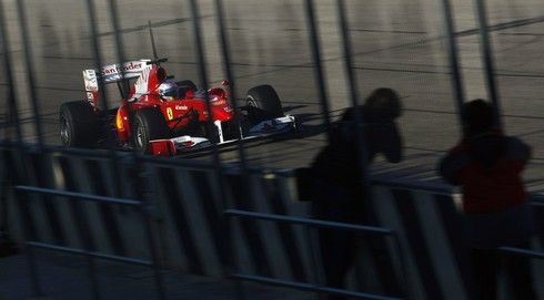 Fernando Alonso testuje Ferrari | Foto: Sport