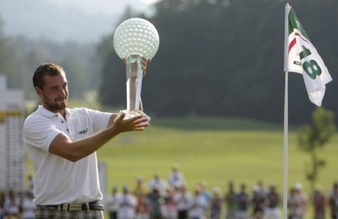 Oskar Henningsson s vítěznou trofejí | Foto: Sport