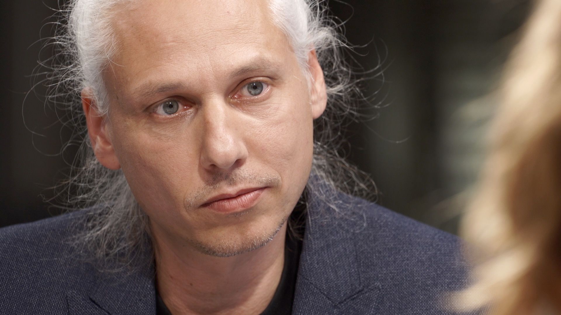 Veverka: Obžaloba z šíření toxikomanie? O konopí jen informuju, nevidím v tom problém - DVTV na Aktuálně.cz