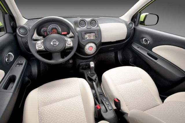 Ve vyšších výbavách působí interiér hodnotně | Foto: Nissan