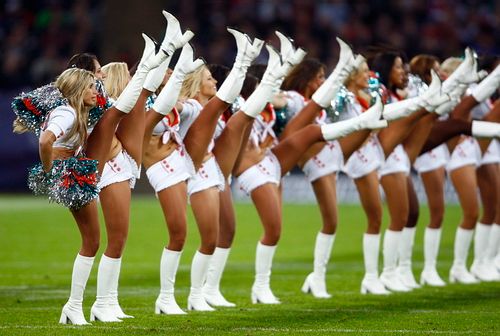 Cheerleaders týmu Miami Dolphins. | Foto: Reuters