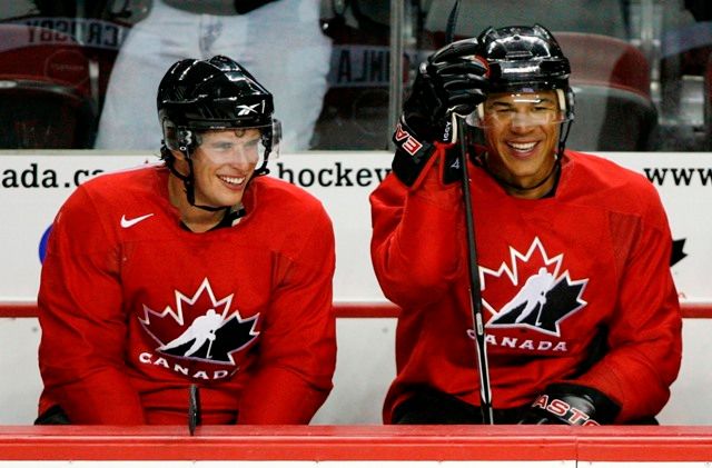 Crosby a Iginla se při tréninku dobře bavili. | Foto: Reuters