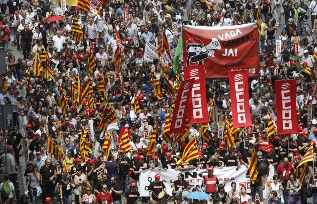 Španělé protestují proti úsporným opatřením vlády | Foto: Reuters