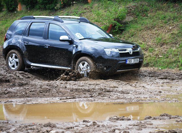 Terén, ve kterém jsme vůz testovali, nebyl vůbec lehký | Foto: Radek Pecák